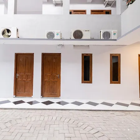 Crown Residence Hotel near Tugu Yogyakarta Mitra RedDoorz-2